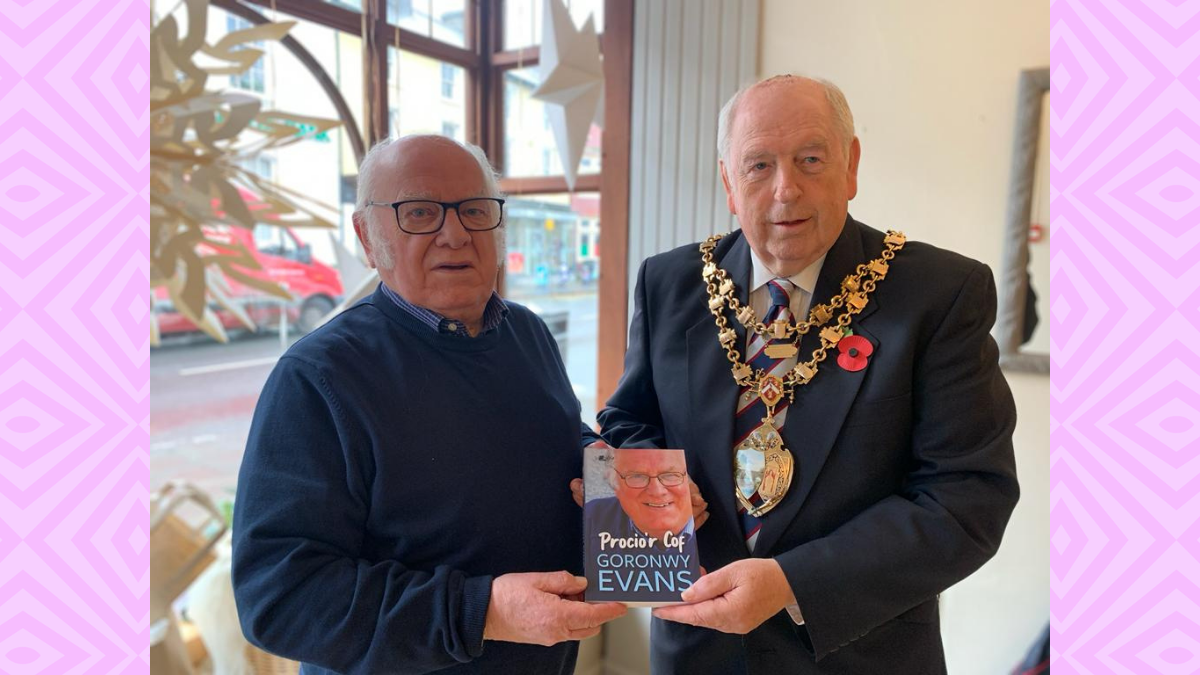 Rev Goronwy Evans MBE stokes memories with new book The Unitarians